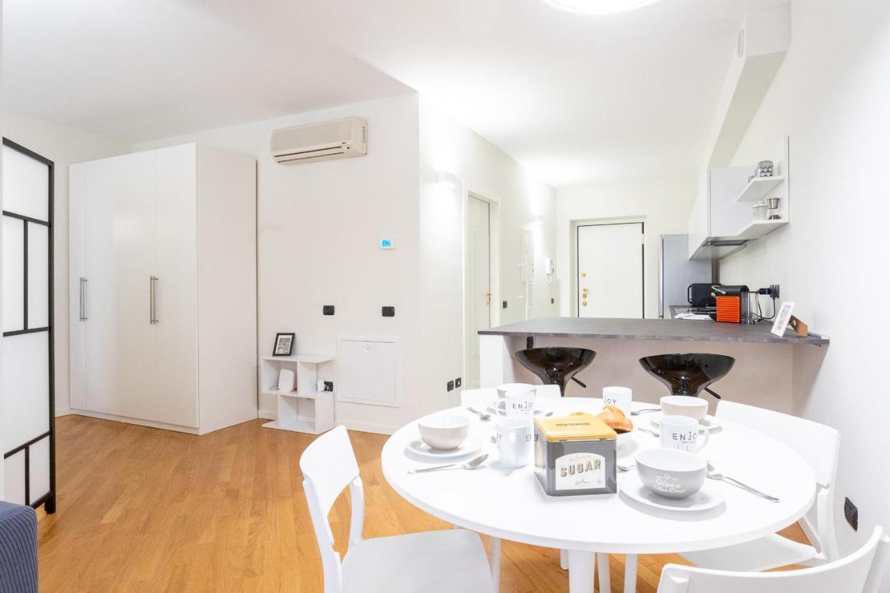 White Flat In Como City Center By Rent All Côme Extérieur photo
